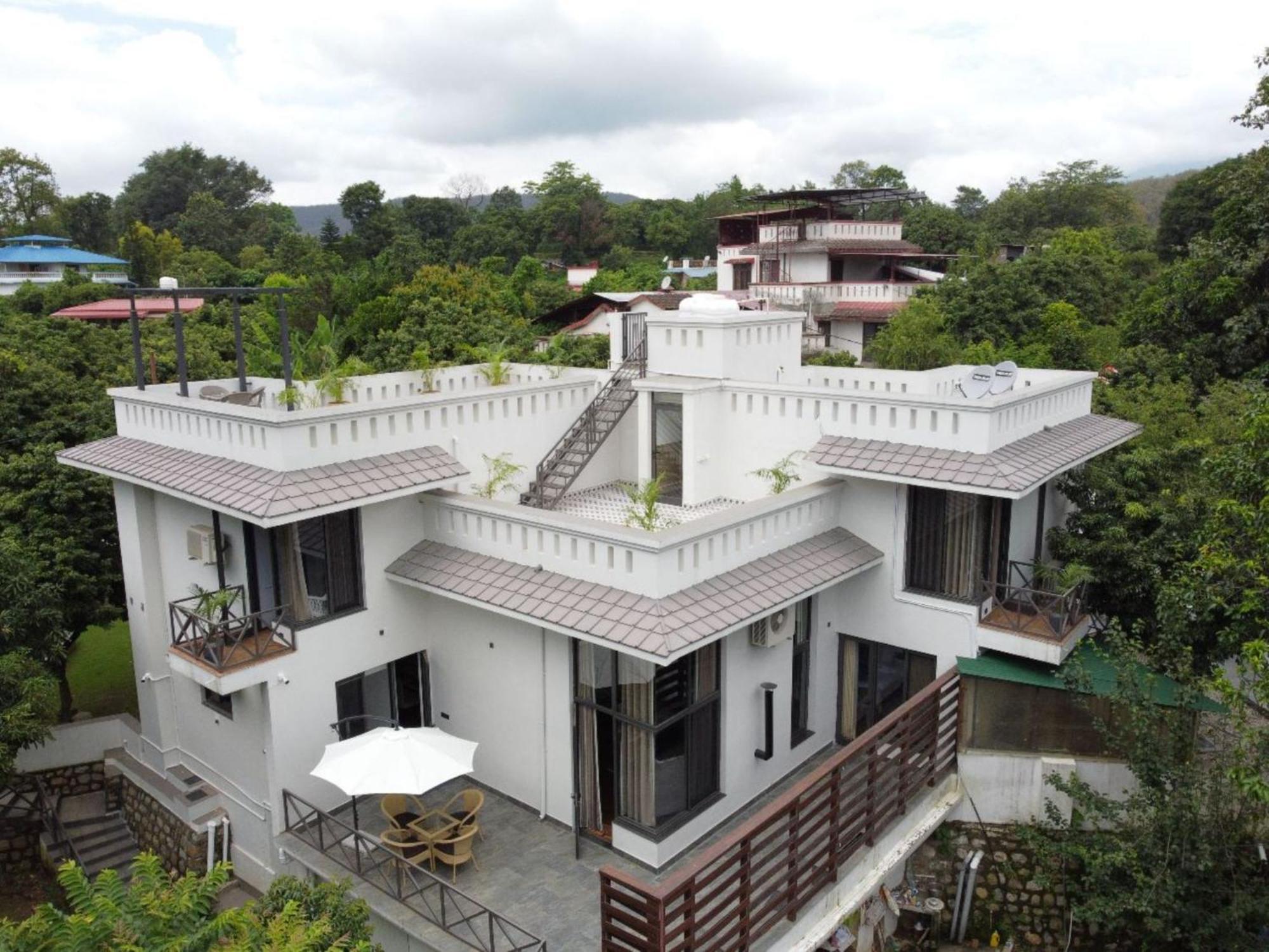 Villa Sierra Sky - Exquisite Elegant 4 Bedroom Villa Деградун Екстер'єр фото